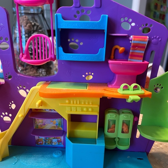 Polly Pockets 2010’s Version - Picture 3 of 8
